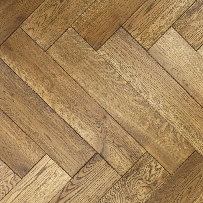 100mm Herringbone UV Oiled Engineered Caramel Oak Parquet Wood Flooring 0.5m² - Image 2