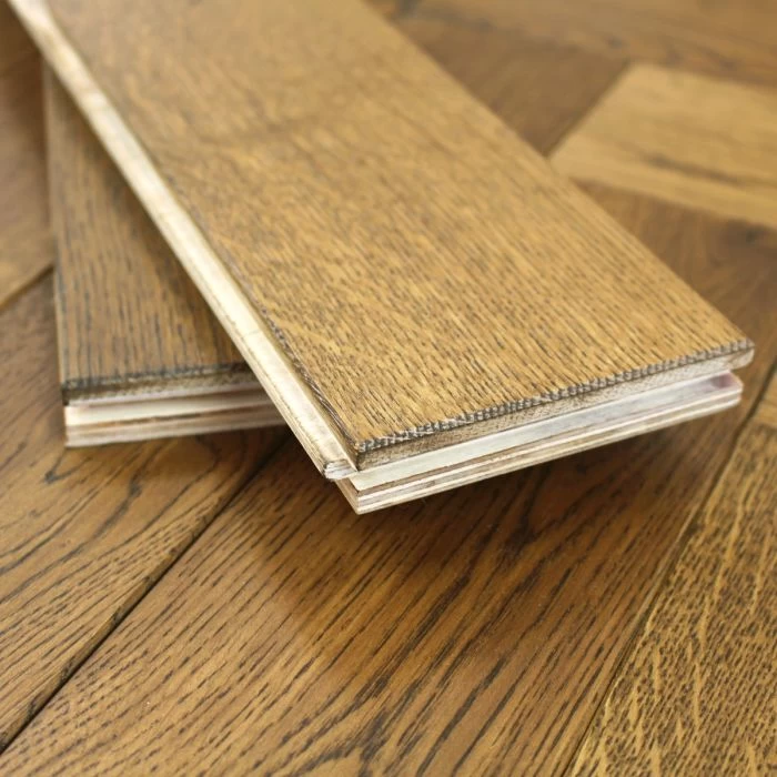 100mm Herringbone UV Oiled Engineered Caramel Oak Parquet Wood Flooring 0.5m² - Image 3