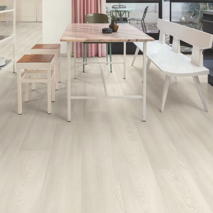 Quick-Step Capture White Premium Oak SIG4757 Laminate Flooring 2.048m² - Image 2